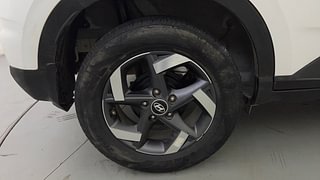 Used 2021 Hyundai Venue [2019-2022] SX 1.5 (O) executive CRDI Diesel Manual tyres RIGHT REAR TYRE RIM VIEW