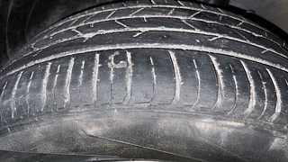 Used 2021 Hyundai Venue [2019-2022] SX 1.5 (O) executive CRDI Diesel Manual tyres LEFT FRONT TYRE TREAD VIEW