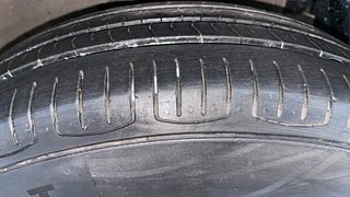 Used 2014 Maruti Suzuki Swift [2011-2017] VXi Petrol Manual tyres RIGHT FRONT TYRE TREAD VIEW