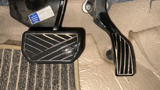 Used 2021 Maruti Suzuki Ciaz Alpha AT Petrol Petrol Automatic interior PEDALS VIEW