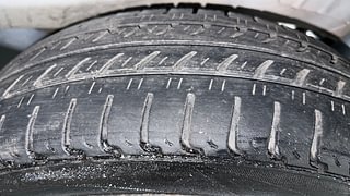 Used 2013 Maruti Suzuki Wagon R 1.0 [2010-2019] VXi Petrol Manual tyres LEFT REAR TYRE TREAD VIEW