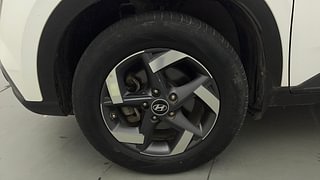 Used 2021 Hyundai Venue [2019-2022] SX 1.5 (O) executive CRDI Diesel Manual tyres LEFT FRONT TYRE RIM VIEW