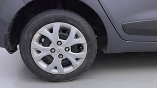 Used 2015 Hyundai Grand i10 [2013-2017] Sportz 1.2 Kappa VTVT Petrol Manual tyres RIGHT REAR TYRE RIM VIEW