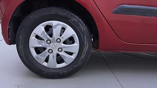 Used 2012 Hyundai i10 [2010-2016] Magna 1.2 Petrol Petrol Manual tyres RIGHT REAR TYRE RIM VIEW