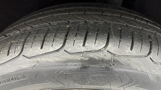 Used 2018 Maruti Suzuki Baleno [2015-2019] Alpha AT Petrol Petrol Automatic tyres LEFT REAR TYRE TREAD VIEW