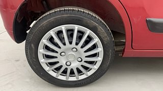 Used 2015 Maruti Suzuki Wagon R 1.0 [2010-2019] VXi Petrol Manual tyres RIGHT REAR TYRE RIM VIEW