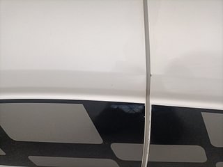 Used 2018 Renault Kwid [2015-2019] 1.0 RXT AMT Opt Petrol Automatic dents MINOR DENT