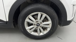 Used 2016 Hyundai Creta [2015-2018] 1.6 SX Plus Petrol Petrol Manual tyres RIGHT FRONT TYRE RIM VIEW