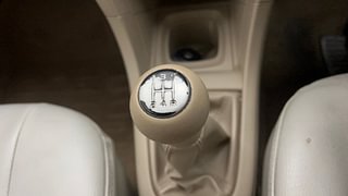 Used 2015 Maruti Suzuki Ertiga [2012-2015] ZDi Diesel Manual interior GEAR  KNOB VIEW