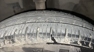 Used 2018 Renault Kwid [2015-2019] 1.0 RXT AMT Opt Petrol Automatic tyres LEFT FRONT TYRE TREAD VIEW