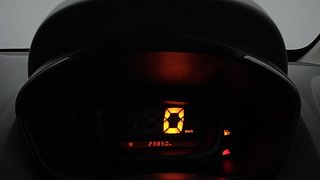 Used 2018 Renault Kwid [2015-2019] 1.0 RXT AMT Opt Petrol Automatic interior CLUSTERMETER VIEW