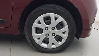 Used 2014 Hyundai Grand i10 [2013-2017] Magna 1.2 Kappa VTVT Petrol Manual tyres RIGHT FRONT TYRE RIM VIEW