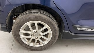 Used 2018 Maruti Suzuki Swift [2017-2021] ZXi AMT Petrol Automatic tyres RIGHT REAR TYRE RIM VIEW