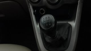 Used 2016 Hyundai i10 magna 1.1 Petrol Manual interior GEAR  KNOB VIEW