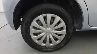 Used 2011 Toyota Etios Liva [2010-2017] G Petrol Manual tyres RIGHT REAR TYRE RIM VIEW