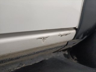 Used 2018 Renault Kwid [2015-2019] 1.0 RXT AMT Opt Petrol Automatic dents MINOR SCRATCH