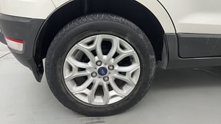 Used 2017 Ford EcoSport [2015-2017] Titanium 1.5L Ti-VCT AT Petrol Automatic tyres RIGHT REAR TYRE RIM VIEW