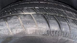 Used 2015 volkswagen Vento 1.6L Highline Petrol Petrol Manual tyres RIGHT REAR TYRE TREAD VIEW