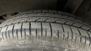 Used 2017 Renault Kwid [2016-2019] 1.0 RXT Petrol Manual tyres LEFT REAR TYRE TREAD VIEW