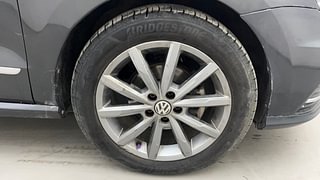 Used 2019 Volkswagen Ameo [2017-2020] Highline Plus 1.5L AT (D) Diesel Automatic tyres RIGHT FRONT TYRE RIM VIEW