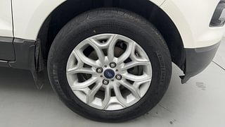Used 2017 Ford EcoSport [2015-2017] Titanium 1.5L Ti-VCT AT Petrol Automatic tyres RIGHT FRONT TYRE RIM VIEW