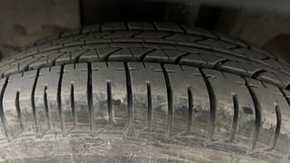 Used 2017 Renault Kwid [2016-2019] 1.0 RXT Petrol Manual tyres LEFT FRONT TYRE TREAD VIEW