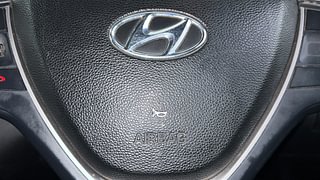 Used 2015 Hyundai Elite i20 [2014-2018] Asta 1.2 (O) Petrol Manual top_features Airbags