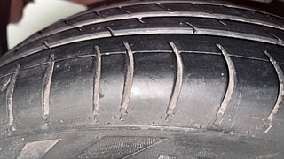 Used 2013 Hyundai i10 magna 1.1 Petrol Manual tyres LEFT FRONT TYRE TREAD VIEW