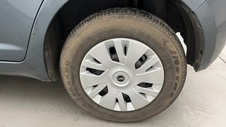 Used 2010 Maruti Suzuki Swift [2007-2011] VXi Petrol Manual tyres LEFT REAR TYRE RIM VIEW