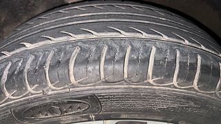 Used 2013 Ford EcoSport [2013-2015] Titanium 1.5L Ti-VCT Petrol Manual tyres RIGHT REAR TYRE TREAD VIEW