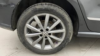 Used 2019 Volkswagen Ameo [2017-2020] Highline Plus 1.5L AT (D) Diesel Automatic tyres RIGHT REAR TYRE RIM VIEW