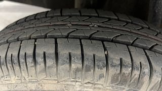 Used 2017 Renault Kwid [2016-2019] 1.0 RXT Petrol Manual tyres RIGHT REAR TYRE TREAD VIEW