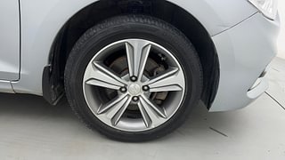 Used 2019 Hyundai Verna [2017-2020] 1.6 CRDI SX Diesel Manual tyres RIGHT FRONT TYRE RIM VIEW