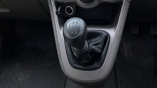 Used 2015 Hyundai i10 magna 1.1 Petrol Manual interior GEAR  KNOB VIEW