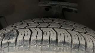 Used 2010 Maruti Suzuki Swift [2007-2011] VXi Petrol Manual tyres LEFT FRONT TYRE TREAD VIEW