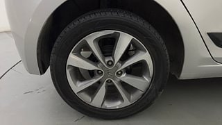 Used 2015 Hyundai Elite i20 [2014-2018] Asta 1.2 (O) Petrol Manual tyres RIGHT REAR TYRE RIM VIEW