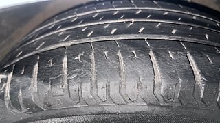 Used 2019 Hyundai Verna [2017-2020] 1.6 CRDI SX Diesel Manual tyres RIGHT FRONT TYRE TREAD VIEW