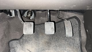 Used 2011 Hyundai i10 [2010-2016] Magna 1.2 Petrol Petrol Manual interior PEDALS VIEW