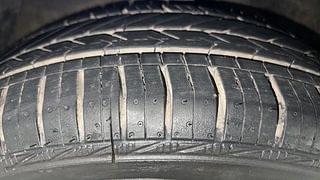 Used 2012 Hyundai i20 [2012-2014] Magna (O) 1.2 Petrol Manual tyres LEFT FRONT TYRE TREAD VIEW