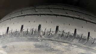 Used 2011 Hyundai i10 [2010-2016] Magna 1.2 Petrol Petrol Manual tyres RIGHT FRONT TYRE TREAD VIEW