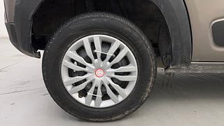 Used 2017 Renault Kwid [2017-2019] RXT 1.0 SCE Special Petrol Manual tyres RIGHT REAR TYRE RIM VIEW