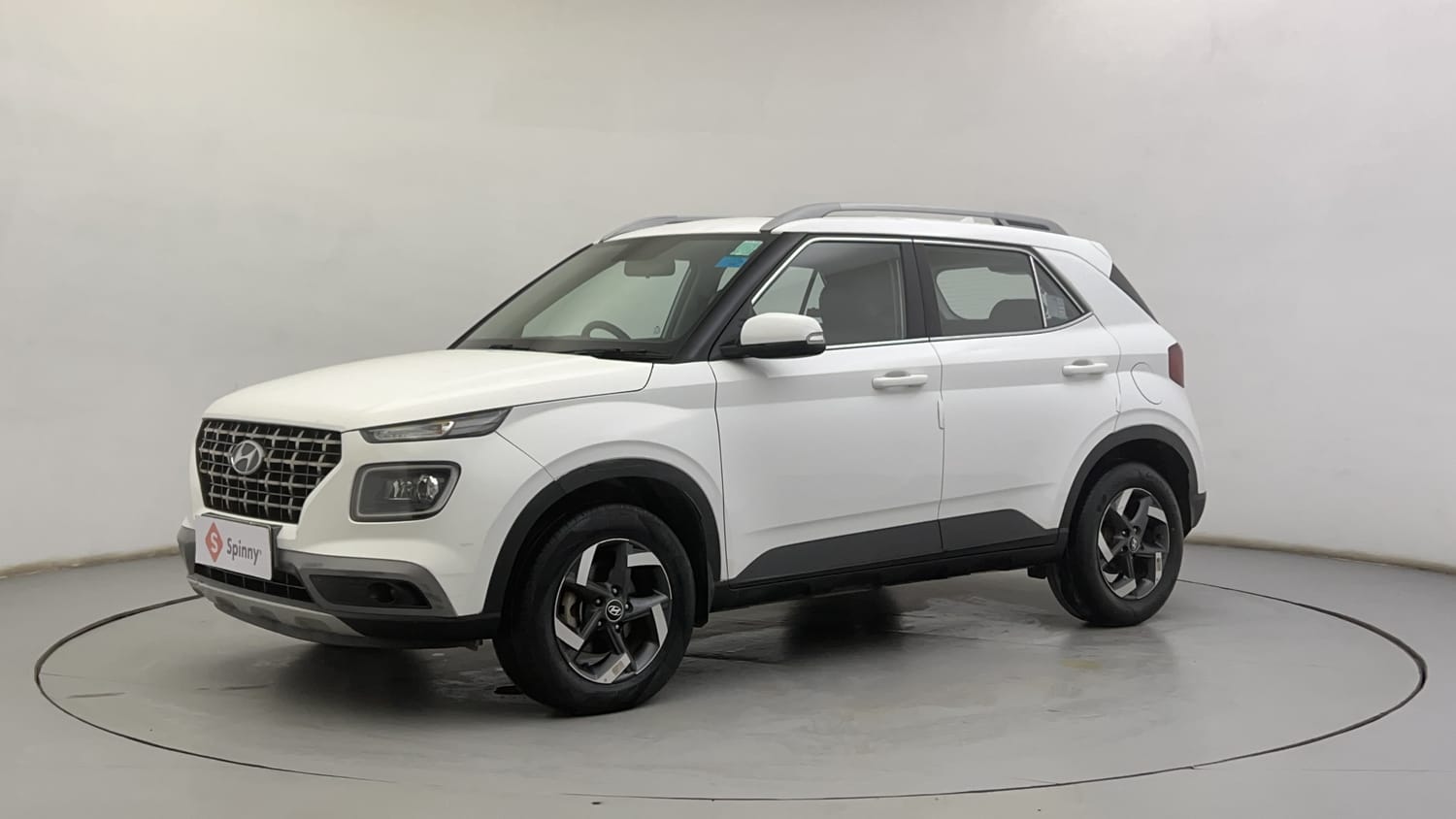 LEFT FRONT CORNER VIEW