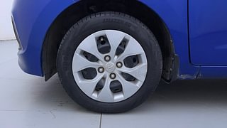 Used 2016 Hyundai Xcent [2014-2017] Base Petrol Petrol Manual tyres LEFT FRONT TYRE RIM VIEW