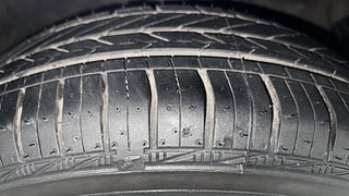 Used 2012 Hyundai i20 [2012-2014] Magna (O) 1.2 Petrol Manual tyres RIGHT FRONT TYRE TREAD VIEW