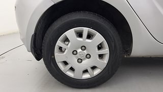 Used 2012 Hyundai i20 [2012-2014] Magna (O) 1.2 Petrol Manual tyres RIGHT REAR TYRE RIM VIEW