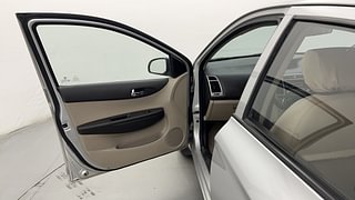 Used 2012 Hyundai i20 [2012-2014] Magna (O) 1.2 Petrol Manual interior LEFT FRONT DOOR OPEN VIEW