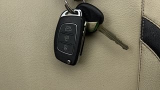 Used 2012 Hyundai i20 [2012-2014] Magna (O) 1.2 Petrol Manual extra CAR KEY VIEW