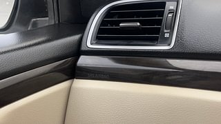 Used 2018 maruti-suzuki Ciaz Zeta Petrol AT Petrol Automatic top_features Airbags