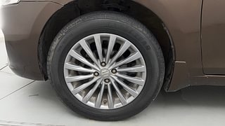 Used 2014 Maruti Suzuki Ciaz [2014-2017] ZXi Petrol Manual tyres LEFT FRONT TYRE RIM VIEW