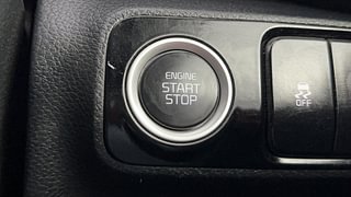 Used 2020 Kia Sonet GTX Plus 1.0 iMT Petrol Manual top_features Keyless start